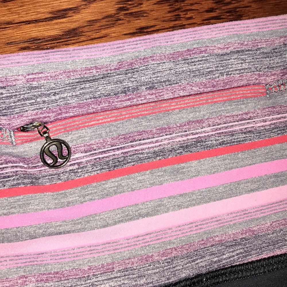 Lululemon leggings w/ ruffle and reflective ankle size 10 - Picture 4 of 5